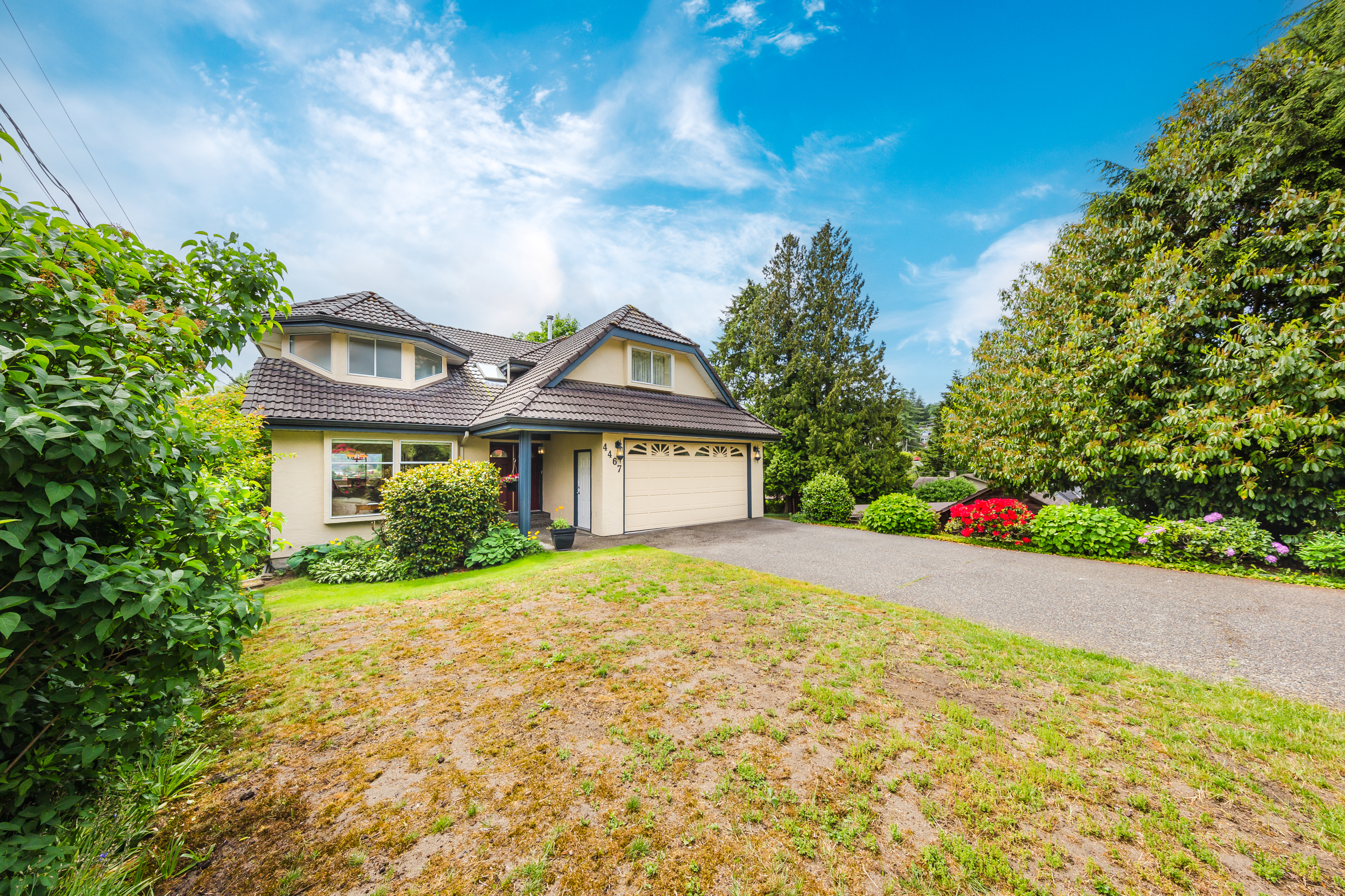 4467 Stonehaven Ave, North Vancouver, British Columbia  V7G 1X1 - Photo 2 - RP2674395529