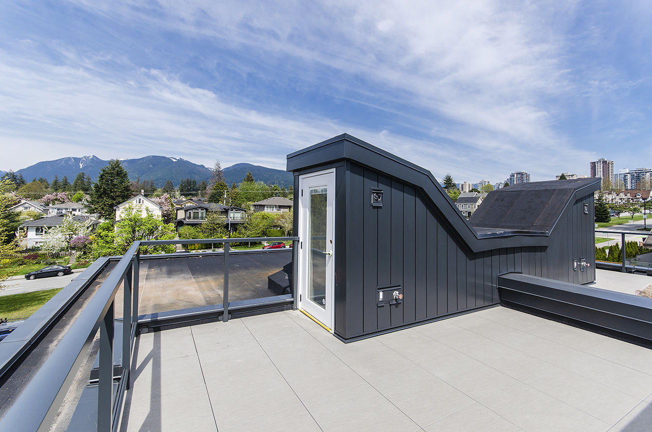425 West Keith Road, North Vancouver, British Columbia  V7M 1M2 - Photo 1 - RP7071207112