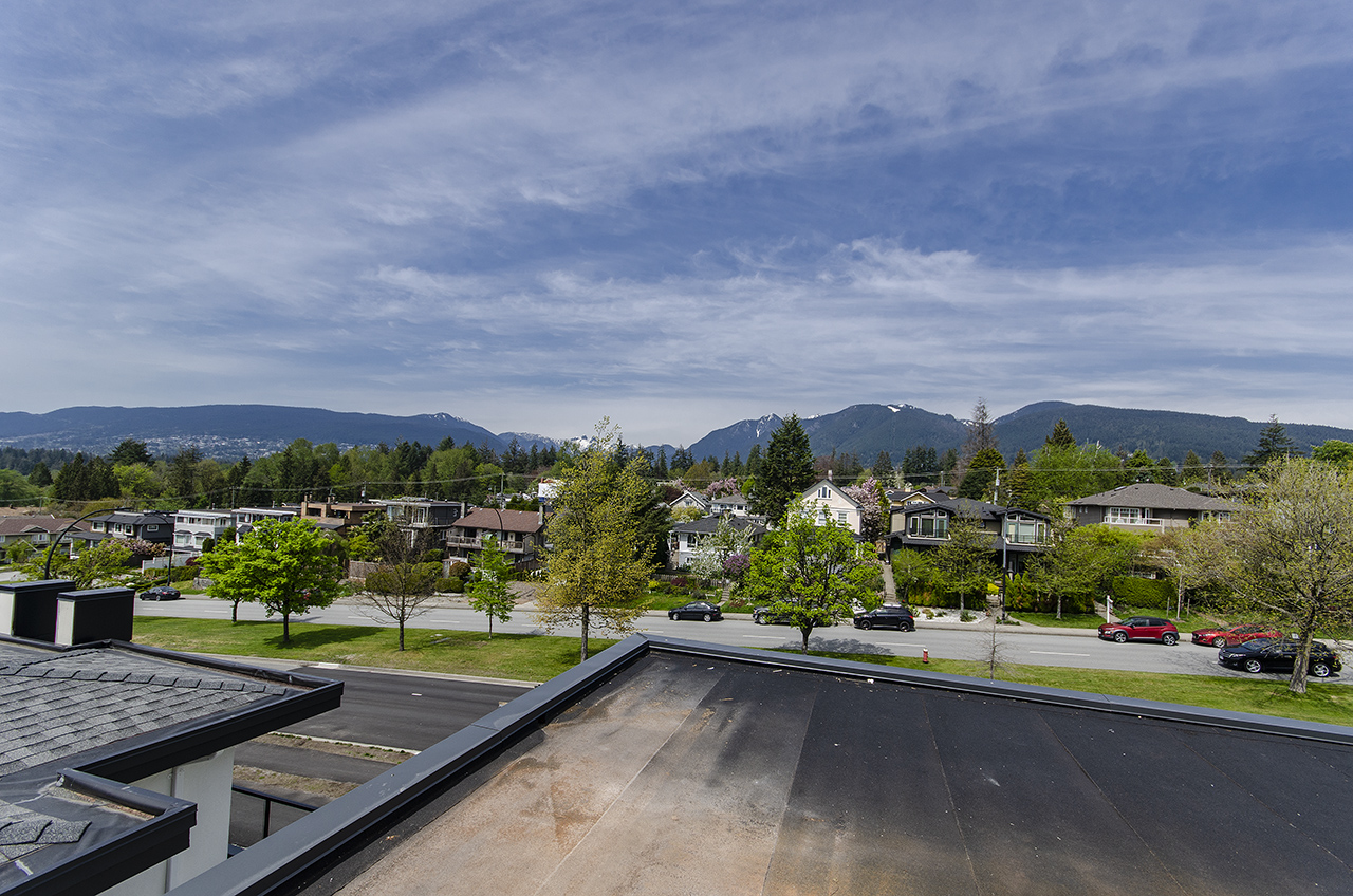 425 West Keith Road, North Vancouver, British Columbia  V7M 1M2 - Photo 3 - RP7071207112