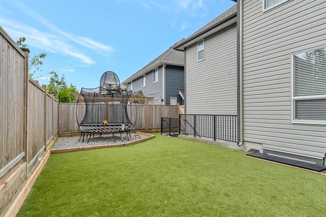 17746 69 Ave, Surrey, British Columbia  V3S 2K1 - Photo 10 - RP6393221274