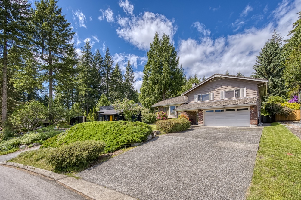 1869 Layton Drive, North Vancouver, British Columbia