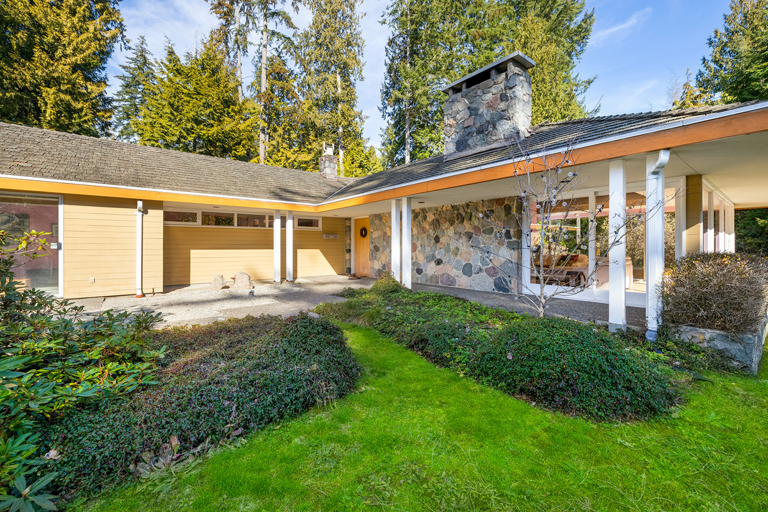 405 Bury Lane, West Vancouver, British Columbia