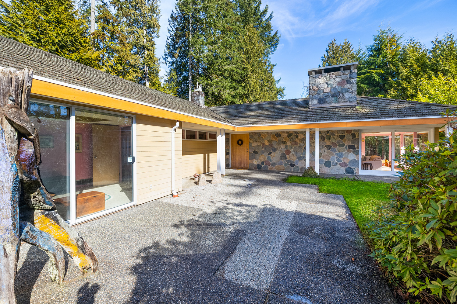 405 Bury Lane, West Vancouver, British Columbia  V7S 1K4 - Photo 2 - RP1439767728