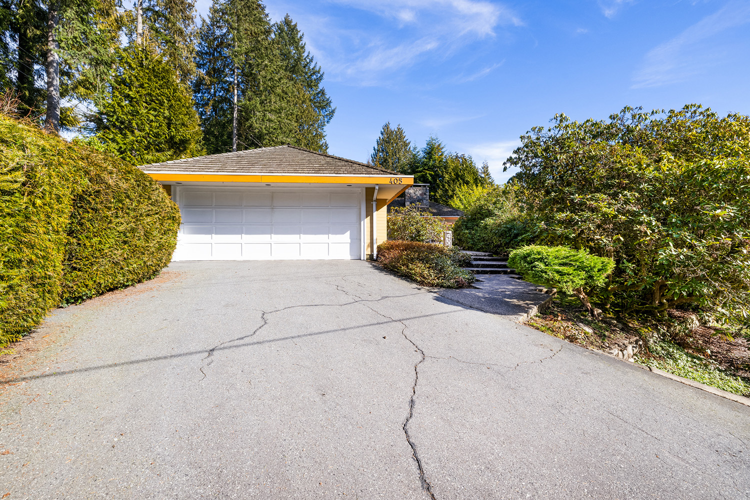405 Bury Lane, West Vancouver, British Columbia  V7S 1K4 - Photo 3 - RP1439767728