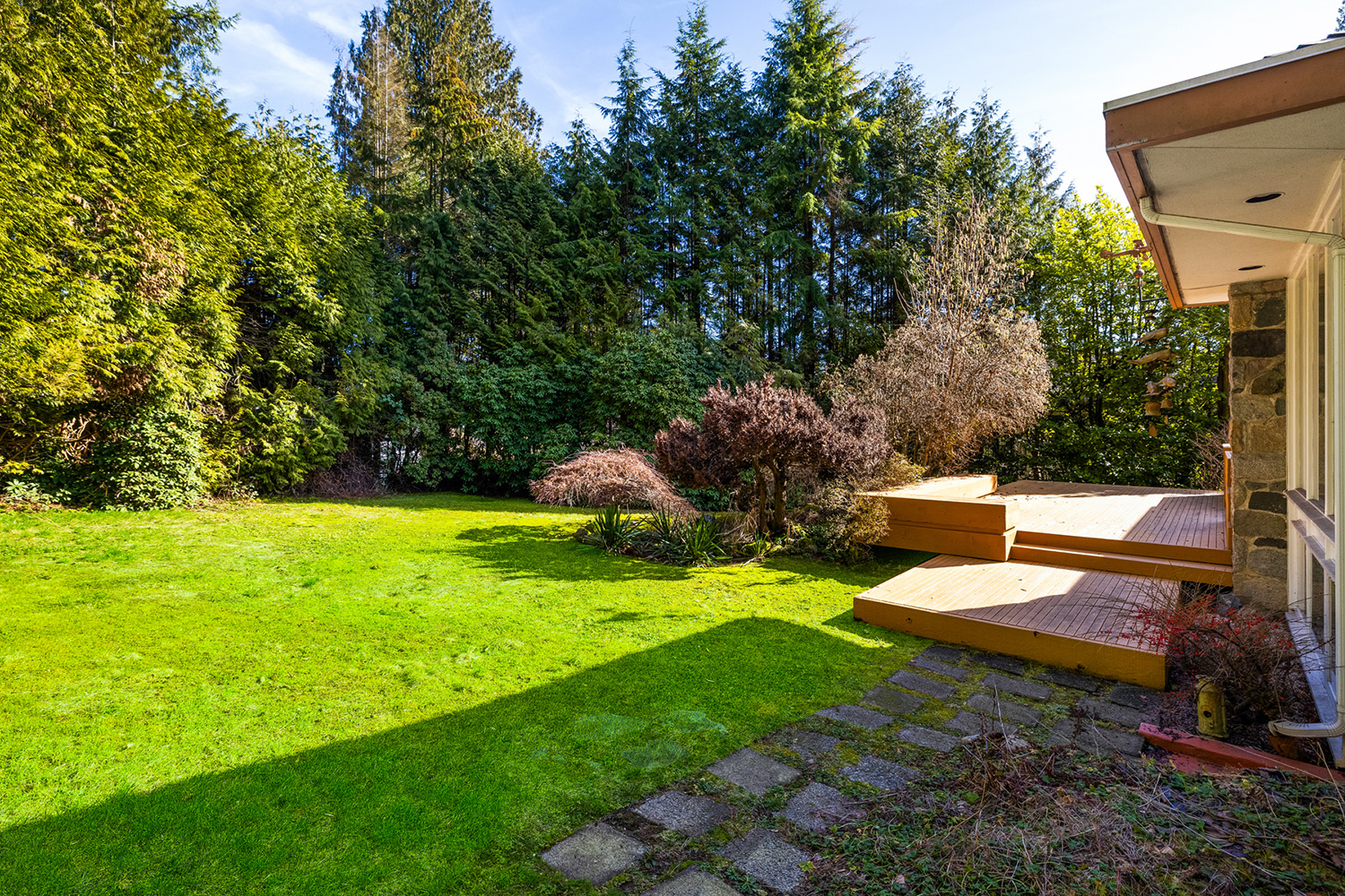 405 Bury Lane, West Vancouver, British Columbia  V7S 1K4 - Photo 8 - RP1439767728