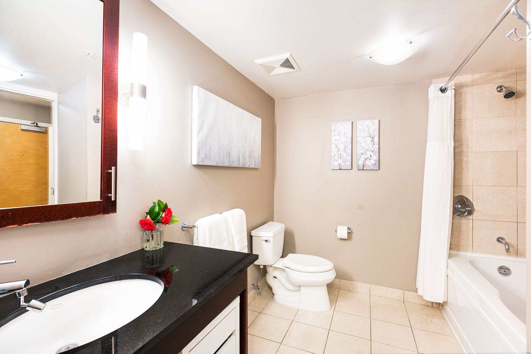 306-122 E 3rd Street, North Vancouver, British Columbia  V7L 1E6 - Photo 4 - RP7104484977