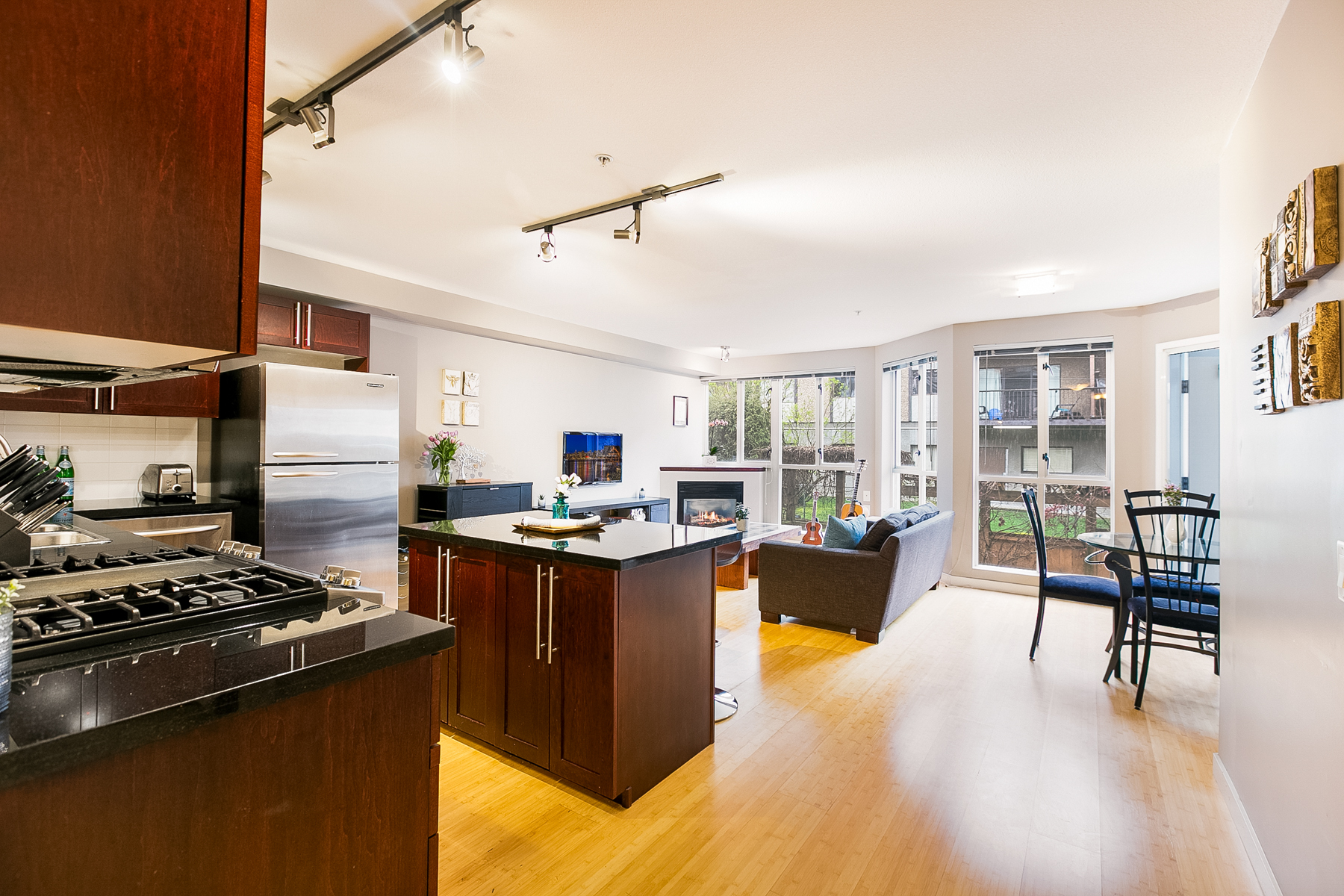 306-122 E 3rd Street, North Vancouver, British Columbia  V7L 1E6 - Photo 7 - RP7104484977